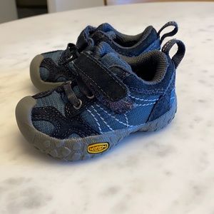 Toddler Boys Keen Shoes. Size 4